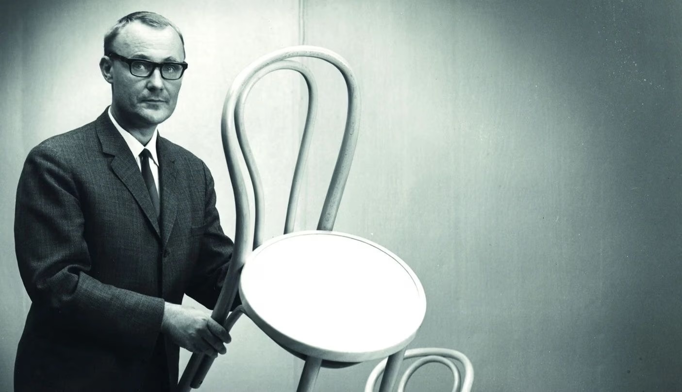 Ingvar Kamprad with chair